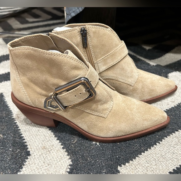 VINCE CAMUTO NEW Ashena Suede Western booties size 8 Size Tan Boots - Picture 2 of 12